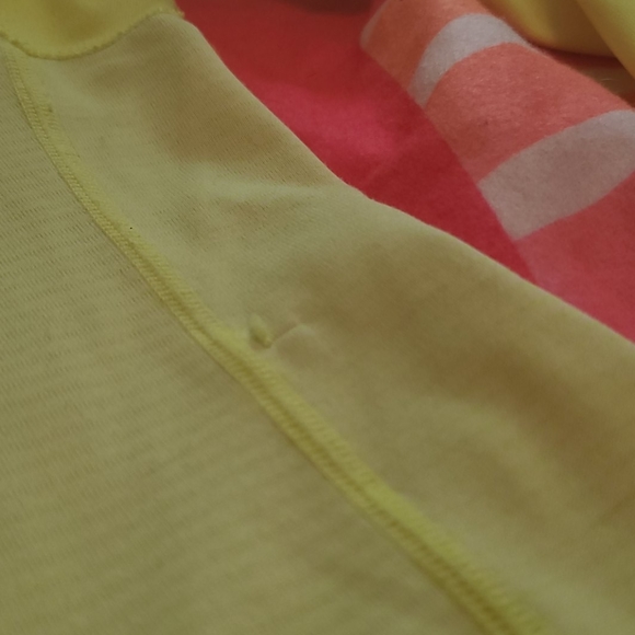 🔥 Nike 🔥 bright yellow hoodie long sleeve tee - Picture 7 of 7